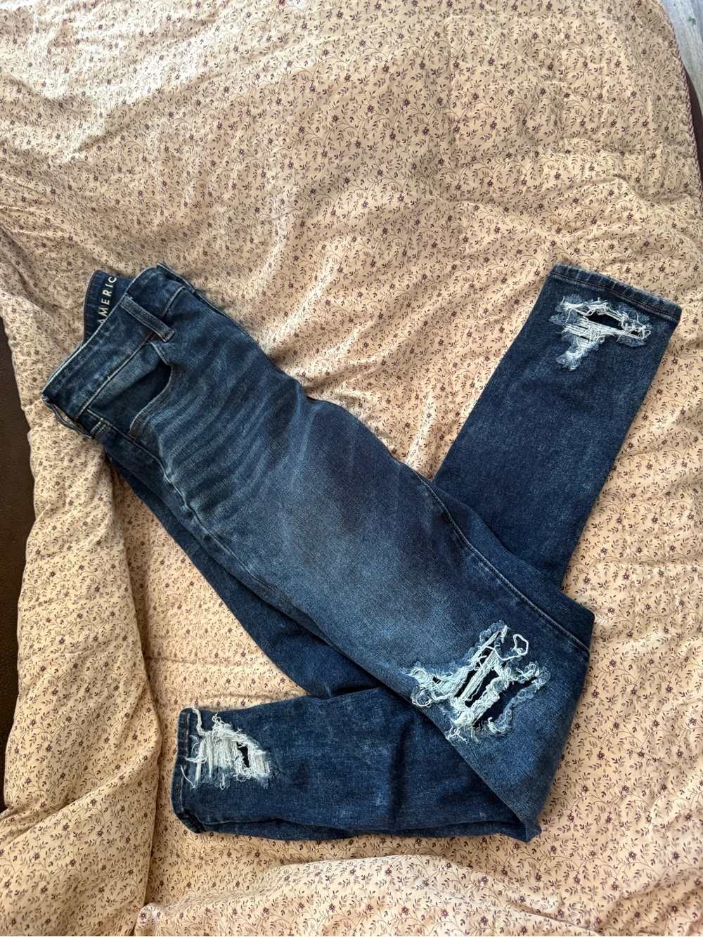 American Eagle Outfitters woman's  Dark Blue Ripped Skinny Jeans